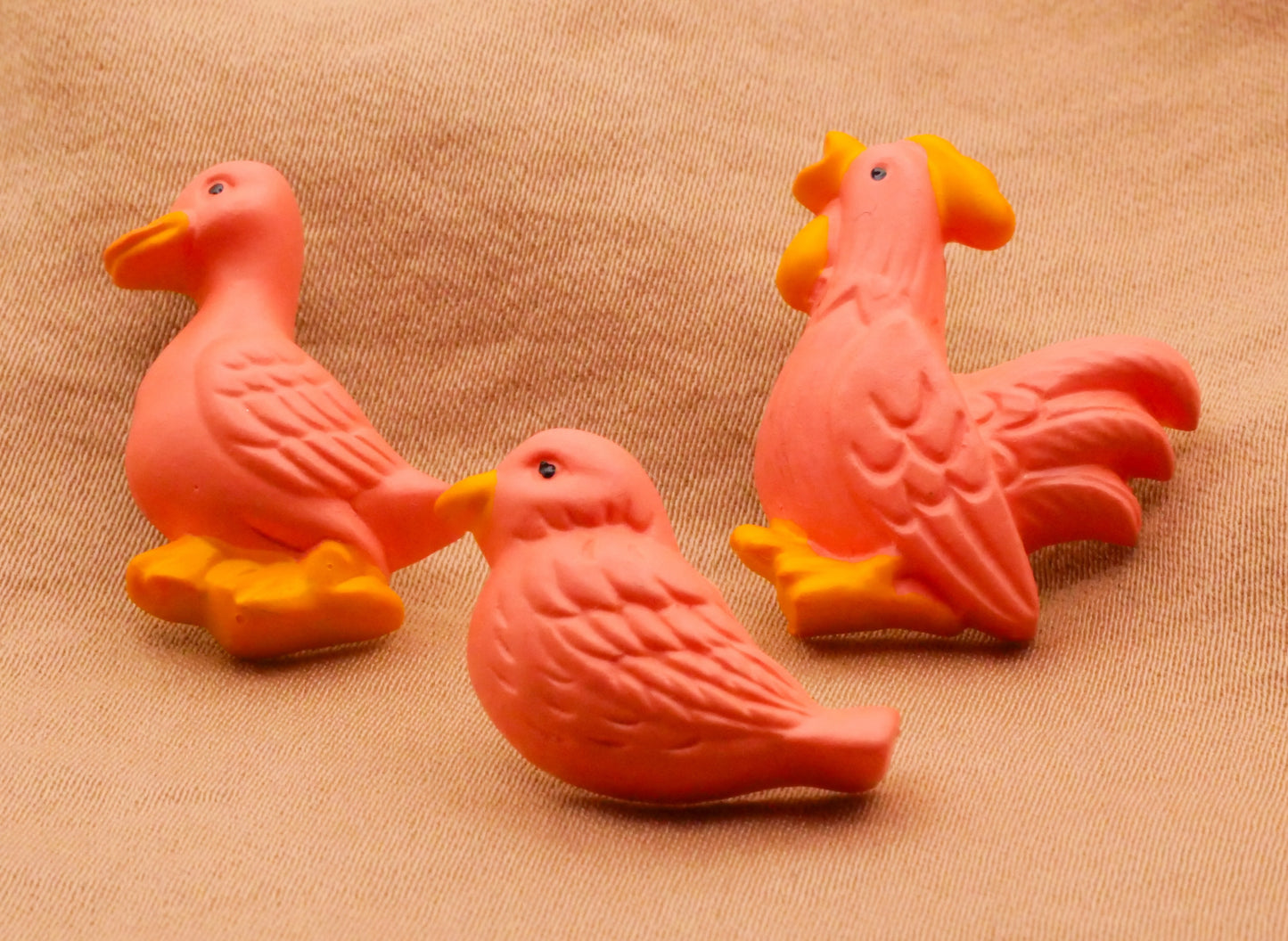 Peachy Pink Coral Duck Rooster Bird Button Various 12-23mm