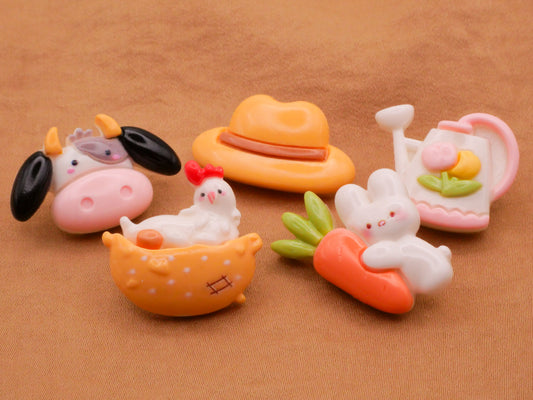 Farm Hat Cow Chicken Rabbit Carrot Watering Can Plastic Set of Five Buttons 15-28mm