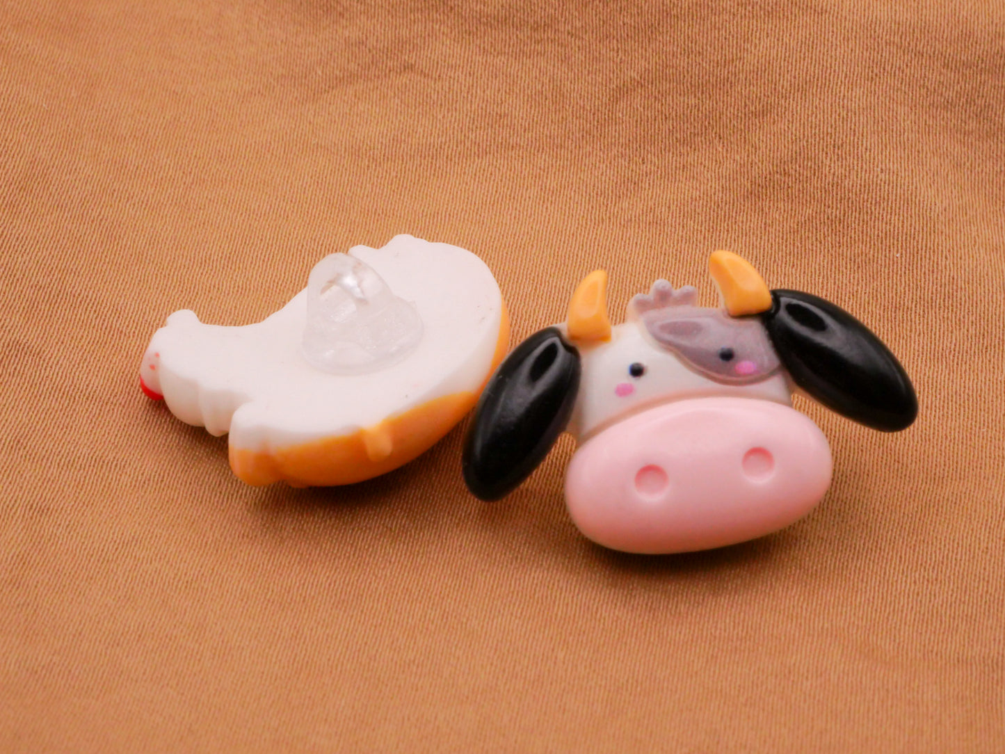 Farm Hat Cow Chicken Rabbit Carrot Watering Can Plastic Set of Five Buttons 15-28mm