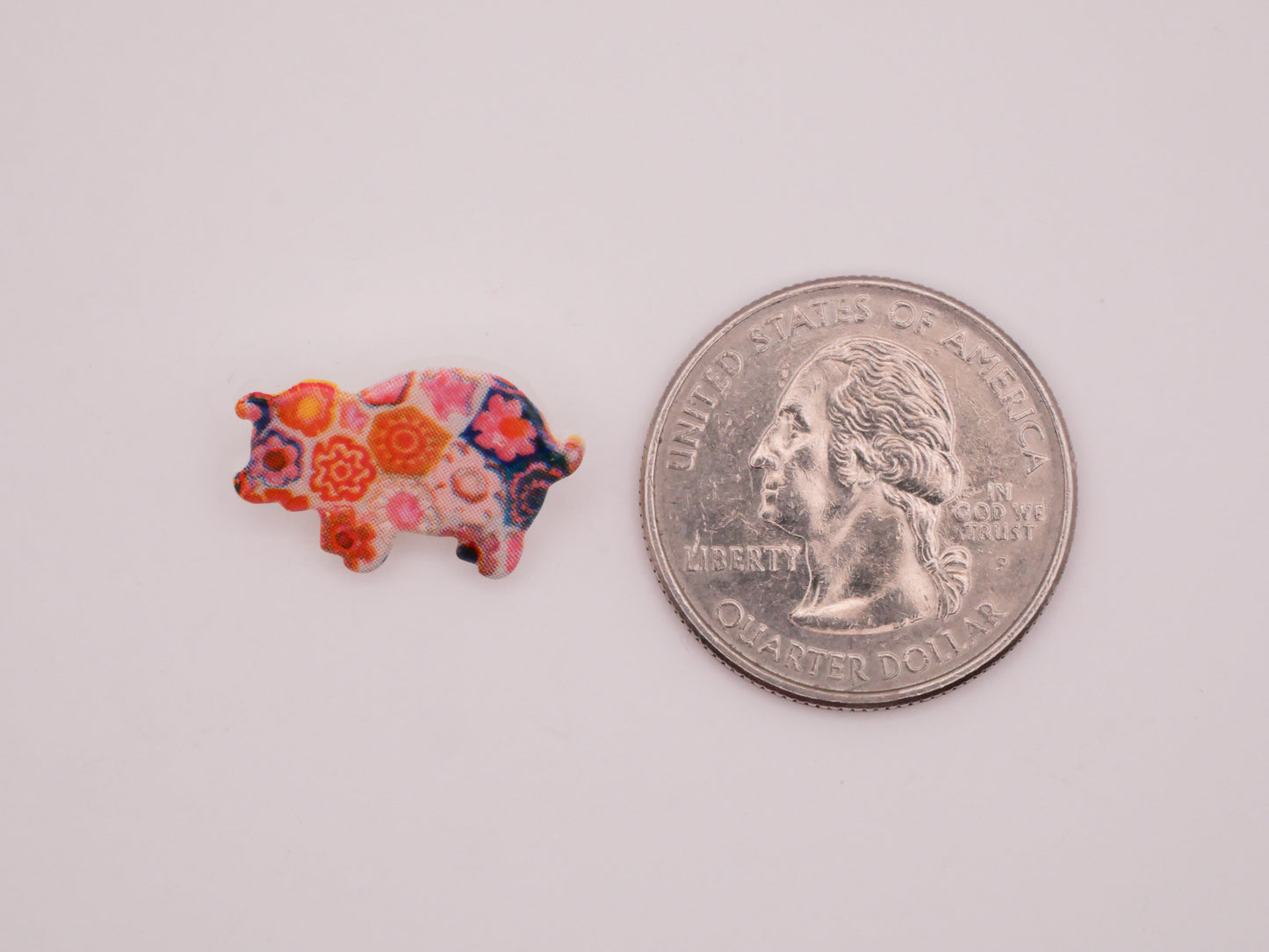 Patchwork Pig Plastic Button 13x19mm