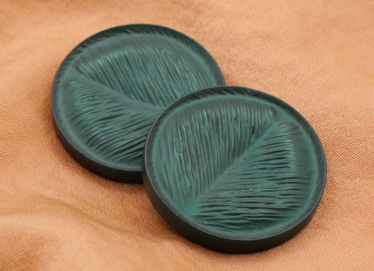 Peacock Green Plume Feather Etched Look Vintage Plastic Button 23mm