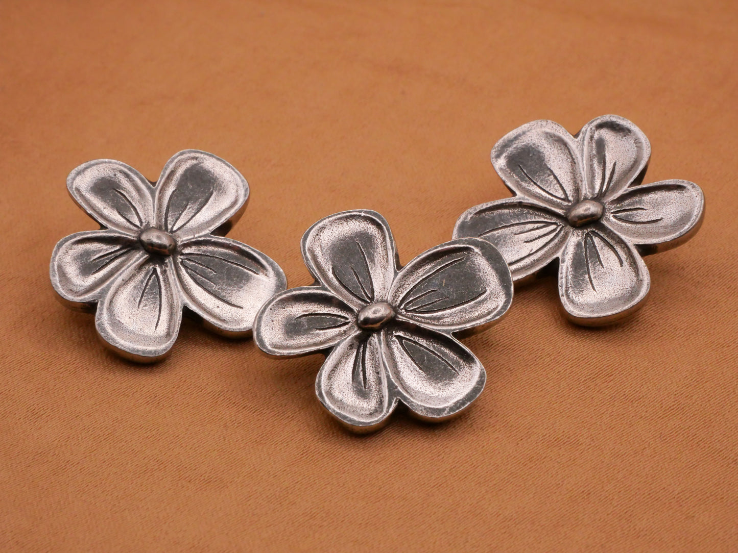 Danforth Pewter Retro Flower Back Mark Pewter Metal Button 21x24mm