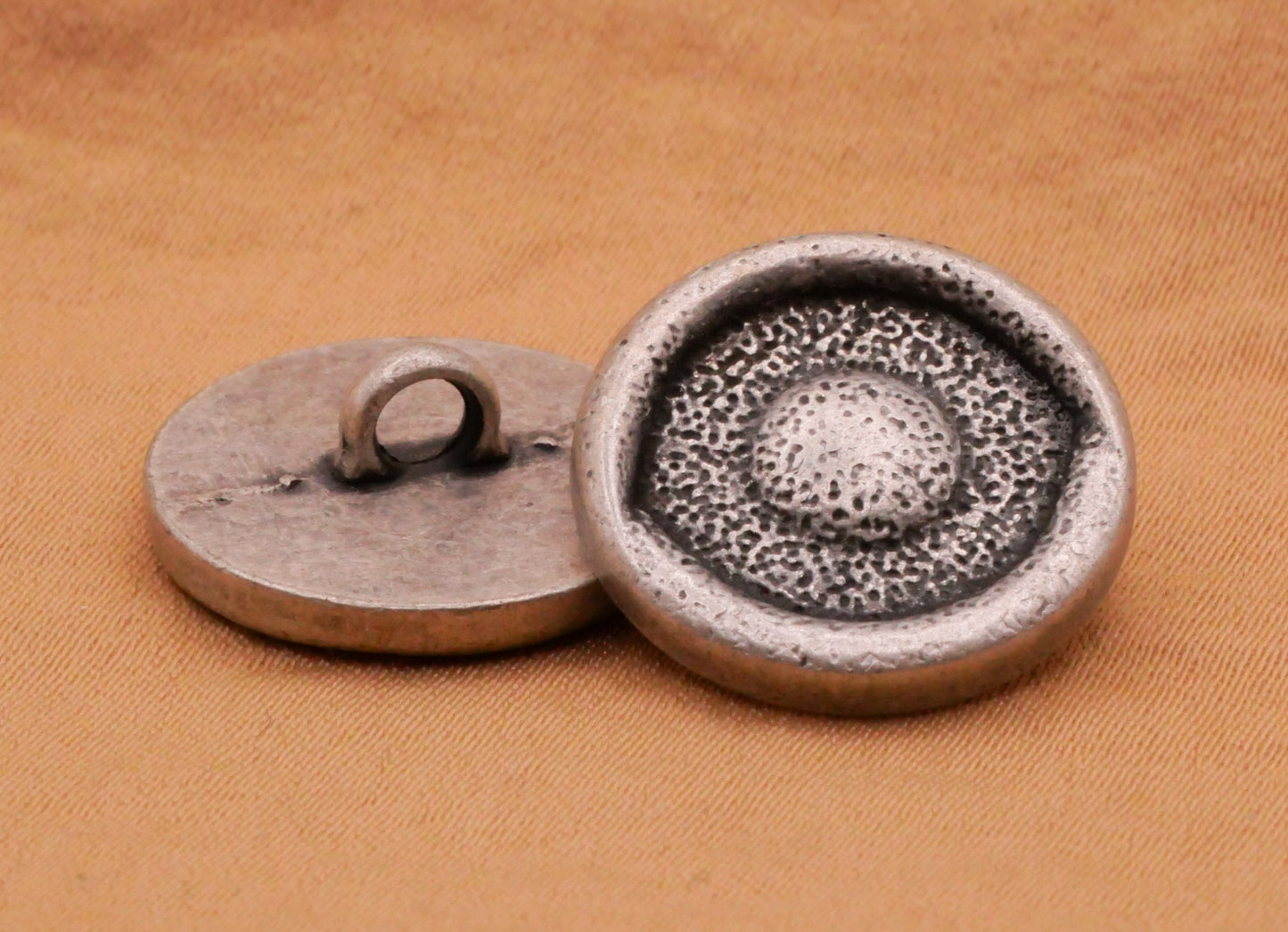 Eye Wide Open Textured Metal Button 18mm