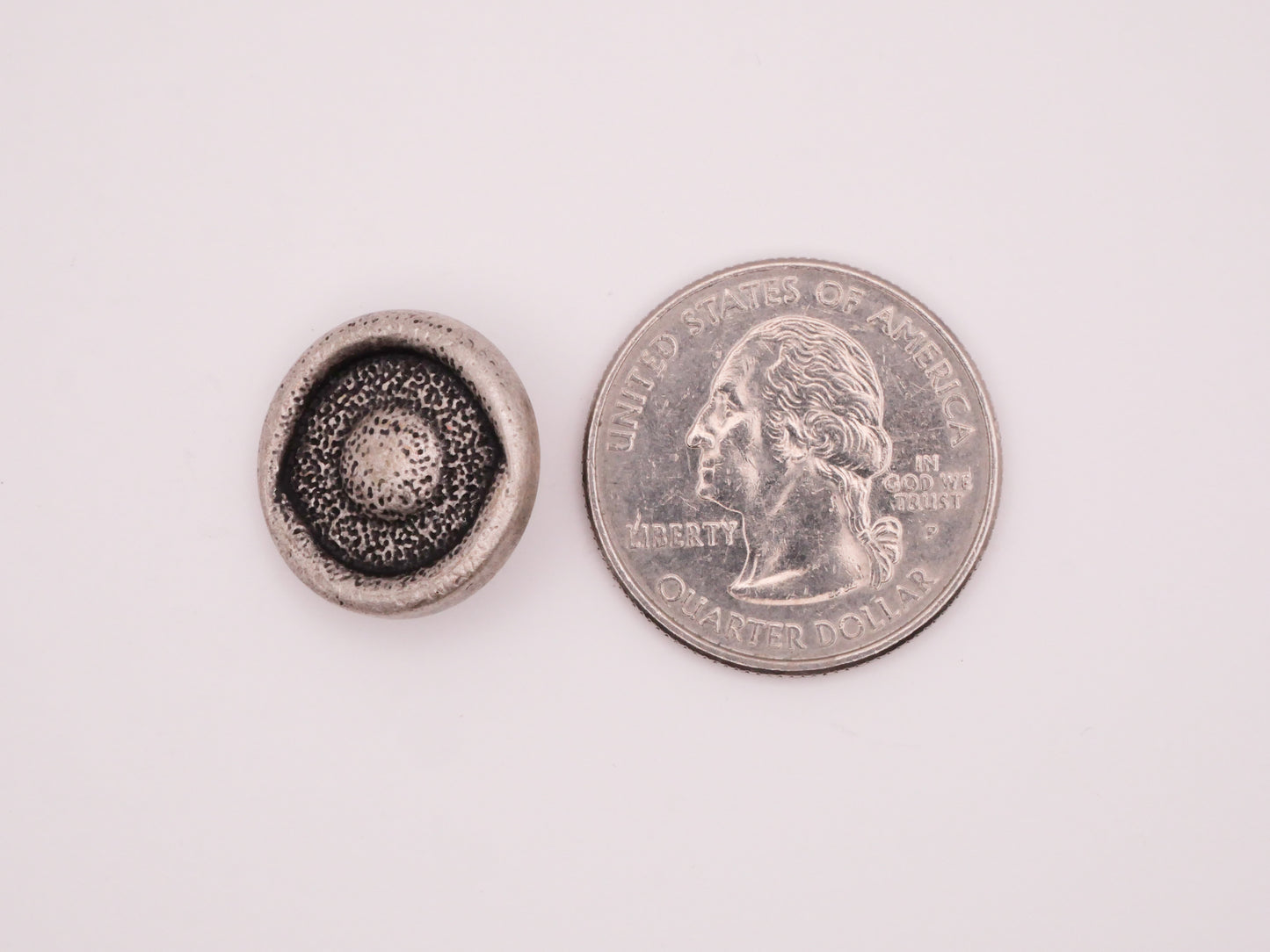 Eye Wide Open Textured Metal Button 18mm