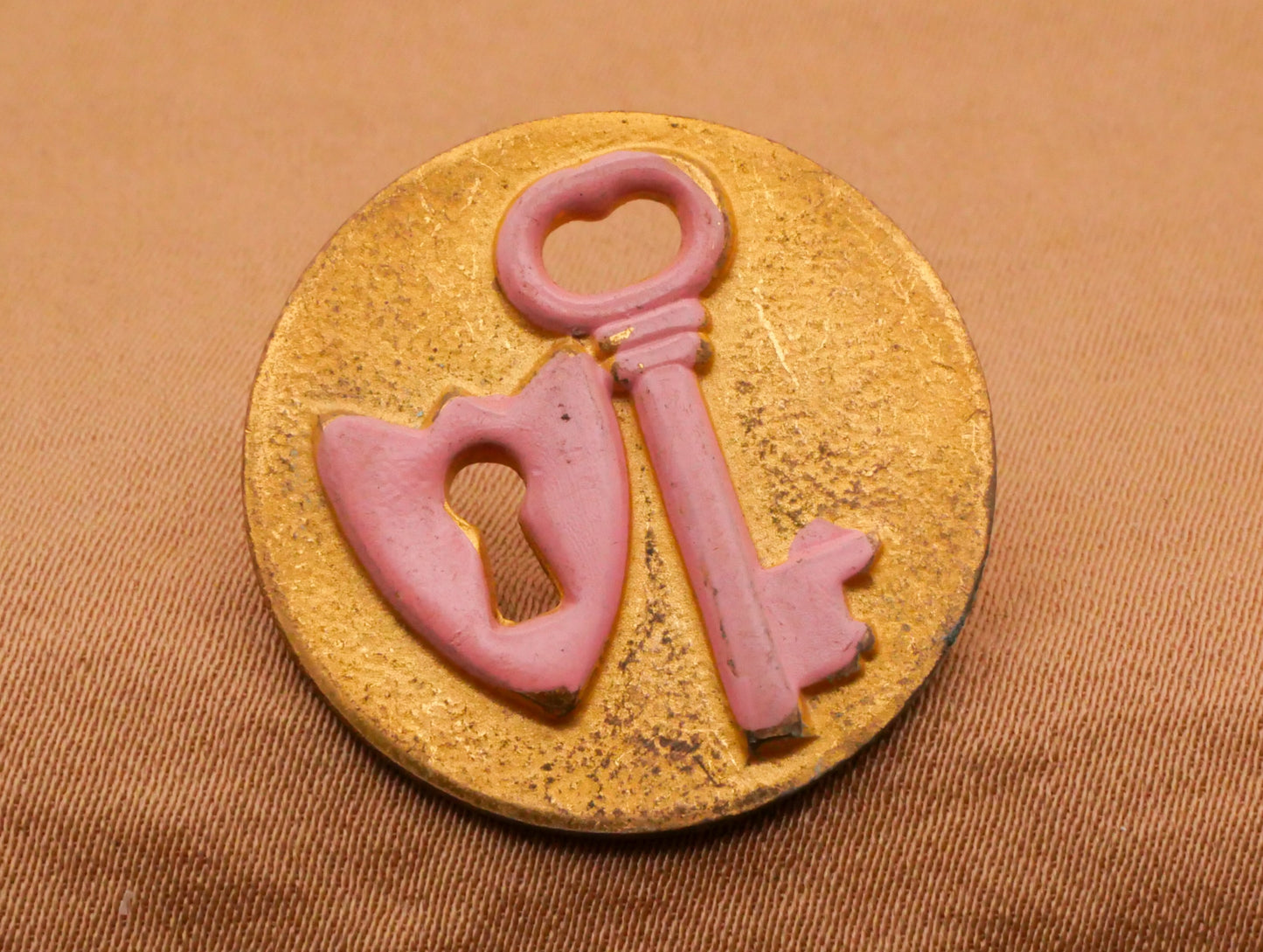 Key Lock Brass Gold Pink Vintage Button 23mm