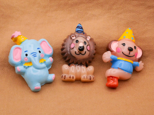 Party Animals Elephant Lion Monkey Plastic Set of Three Buttons 18-34mm