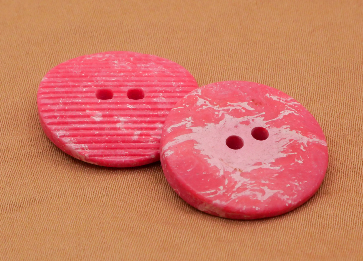 Pink Ribbed Marbled Vintage Plastic Sew-Thru Button 20mm