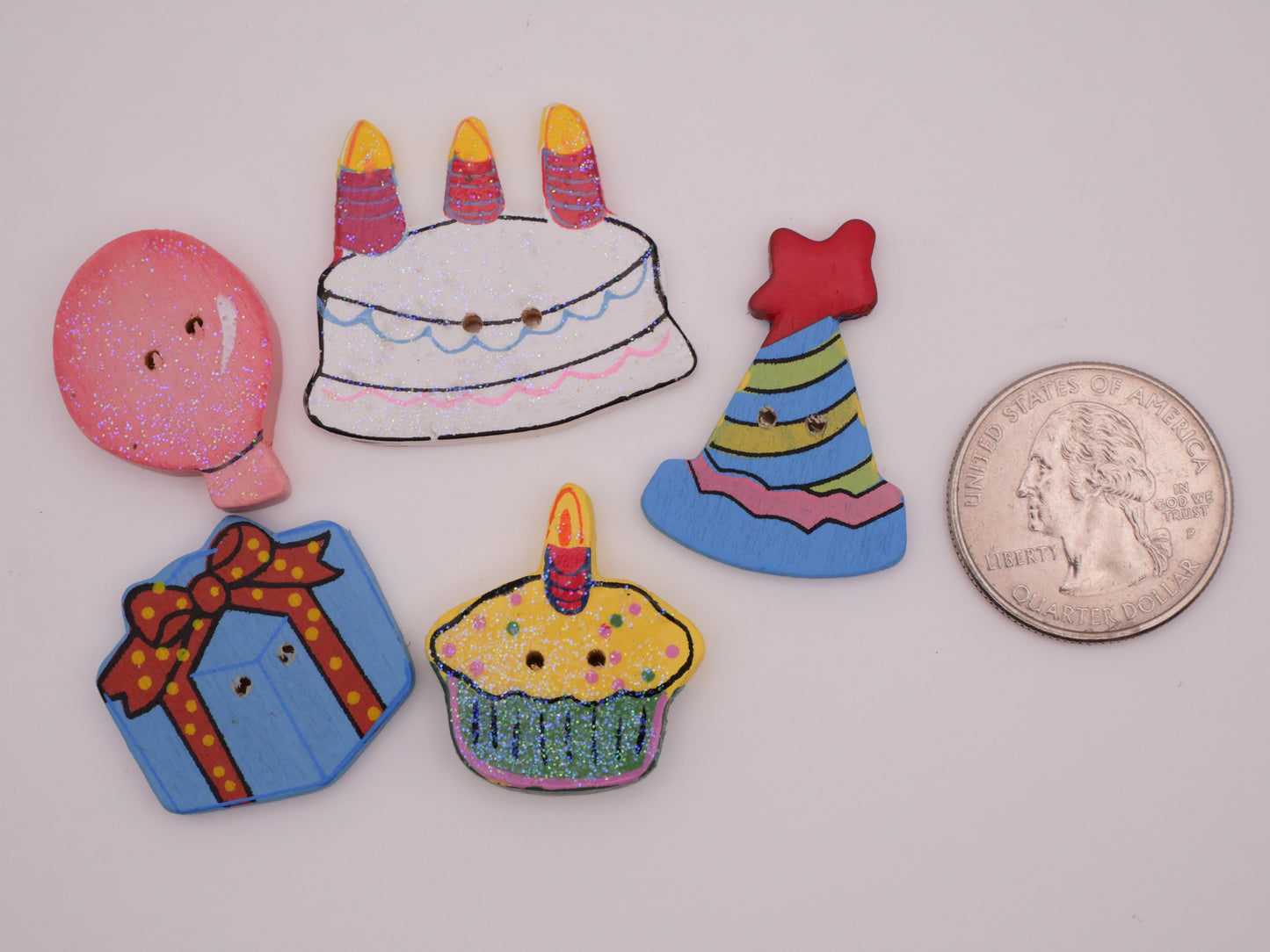 Party Cake Gift Balloon Wood Set of Five Buttons 19-34mm