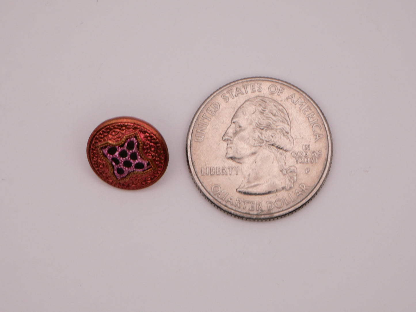 Salmon Fuchsia Tinted Metal Mesh Vintage Button 13mm