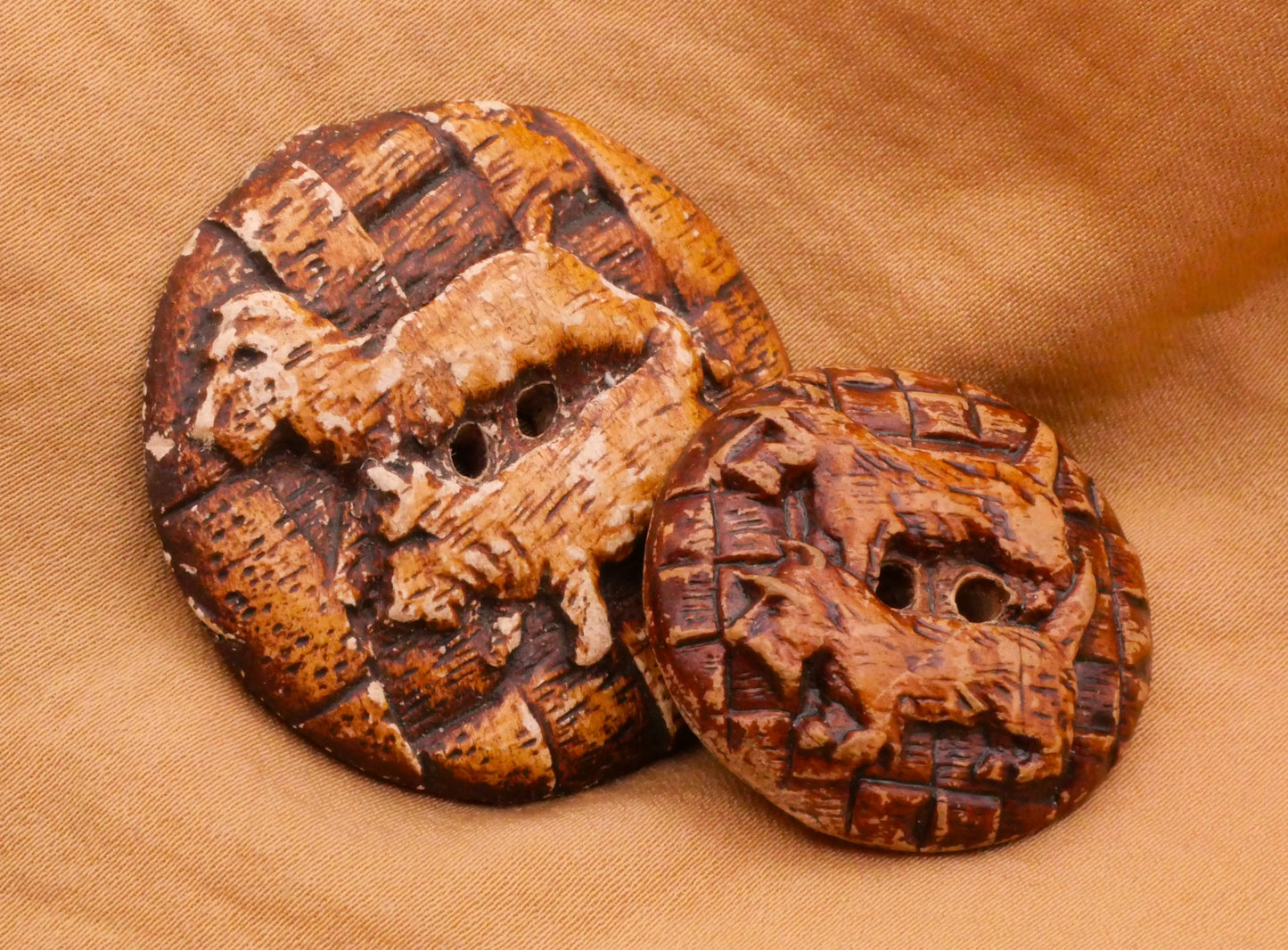 Scottie Dog Syroco Molded Wood Antique Button Various 22mm 29-38mm