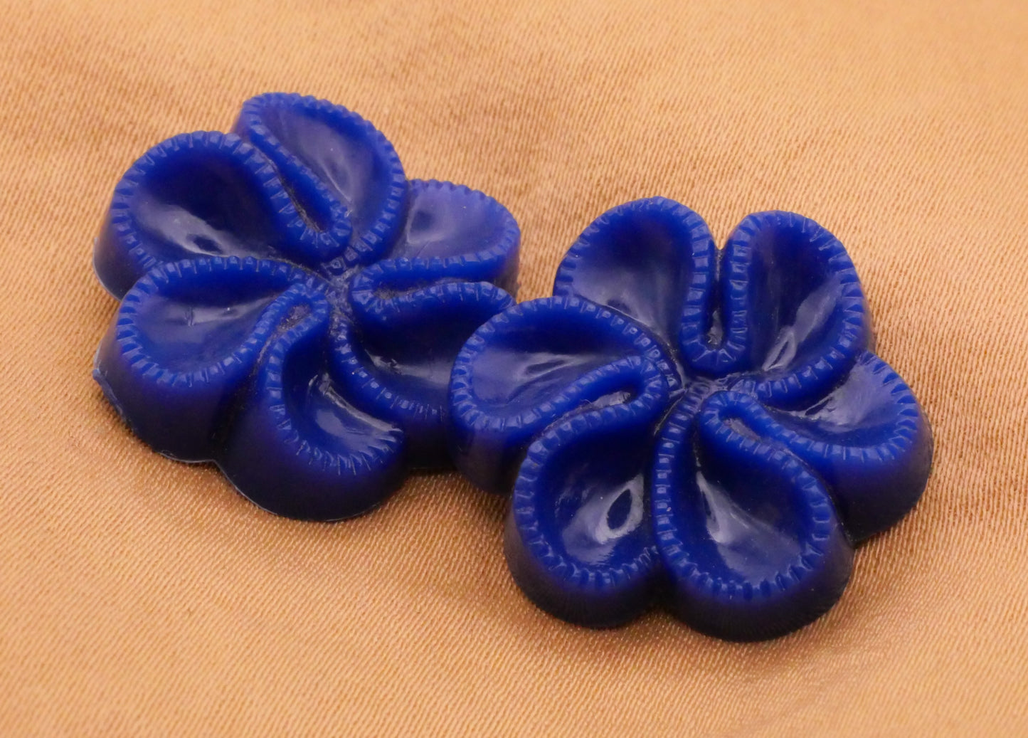 Flower Ribbon Zipper Look Blue Vintage Plastic Button 22mm