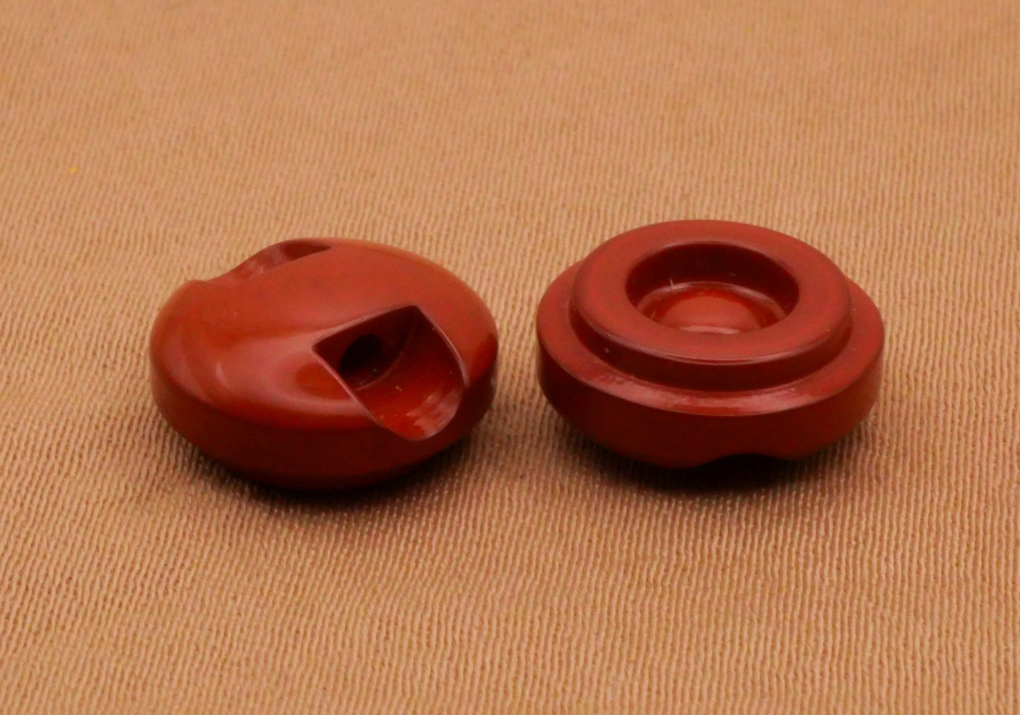 Rust Orange Red Vintage Plastic Set of Five Buttons 11mm