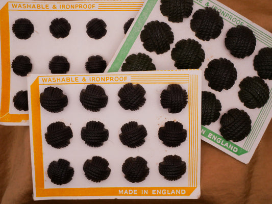 Knot Black Plastic Vintage England Set of Twelve Buttons Various 13-21mm