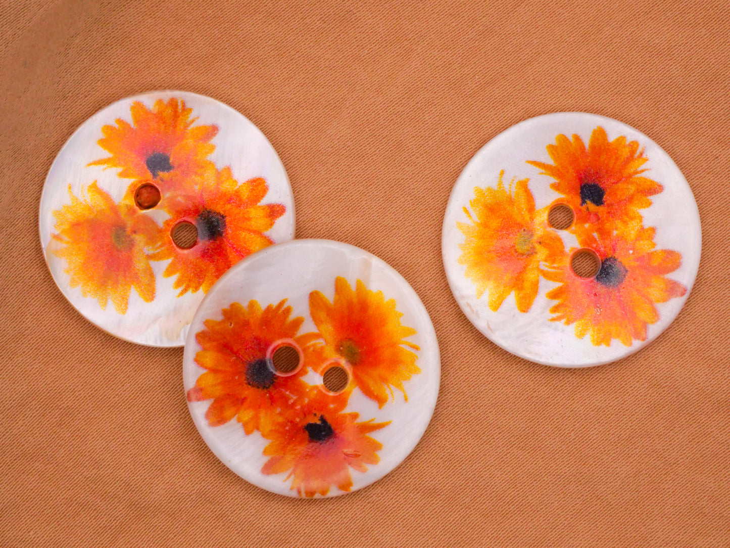 Flower Trio Sunflower Gerber Daisy Mother of Pearl Button 25mm