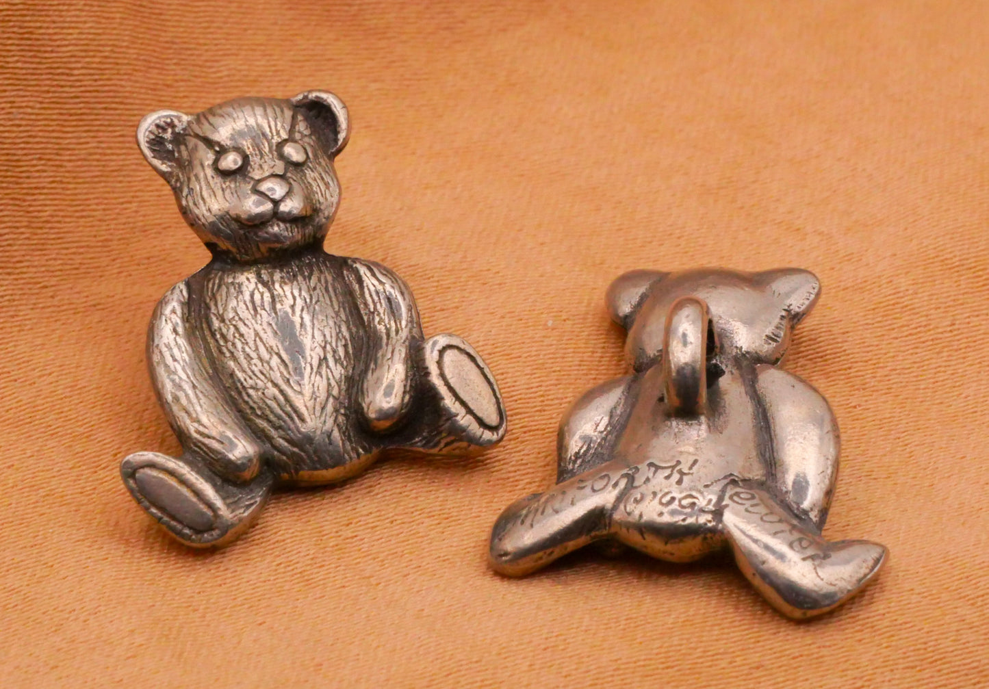 Danforth Pewter Teddy Bear Realistic Back Mark Metal Button 17x20mm