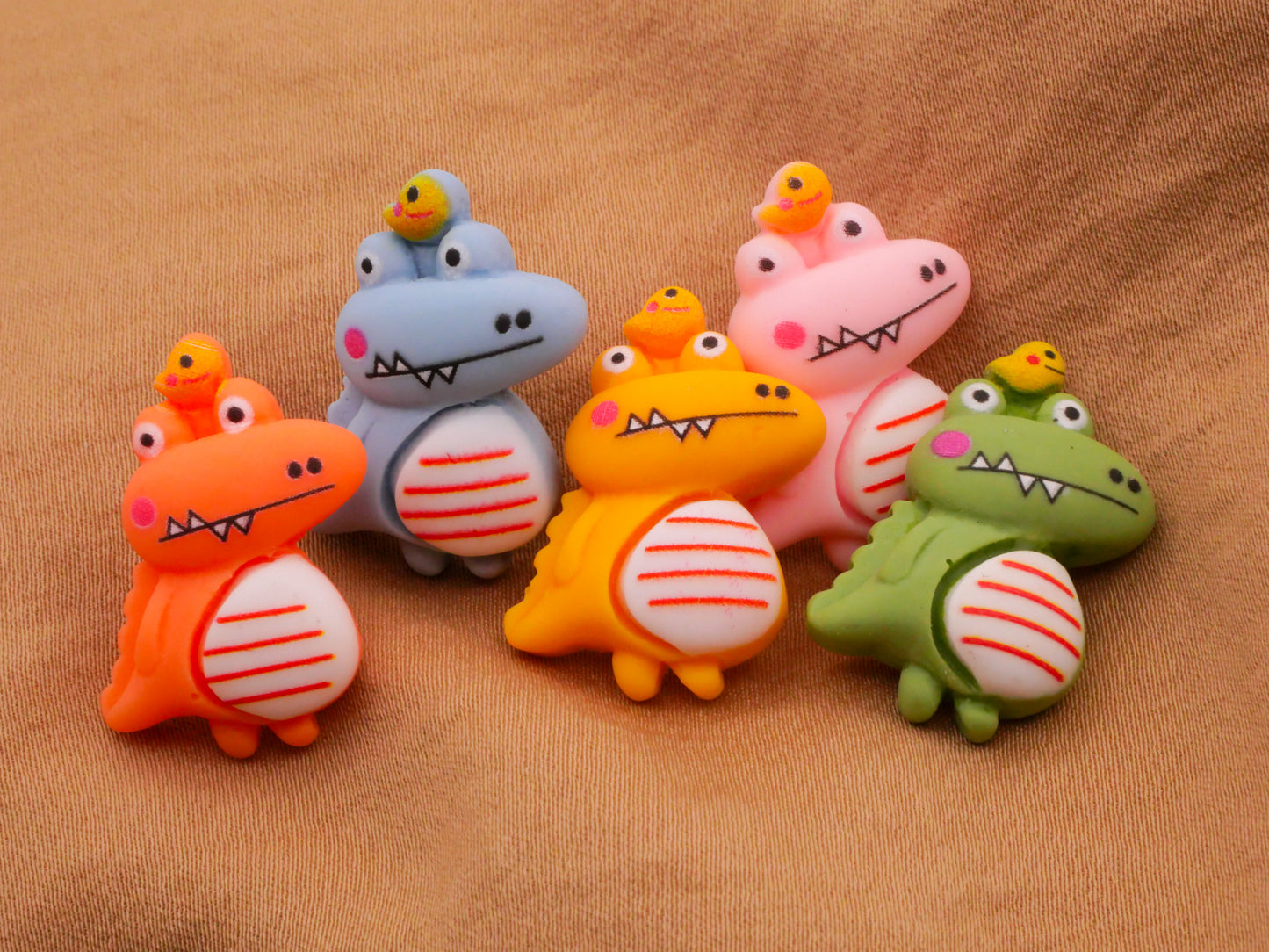 Dinosaur Alligator Bird Colorful Plastic Set of Five Buttons 15x25mm