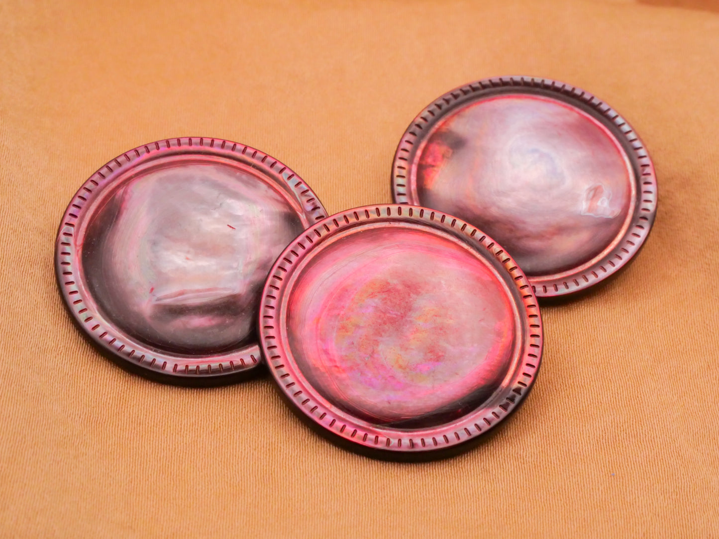 Mother of Pearl Dyed Purple Aubergine Wine Vintage Shell Button 28mm