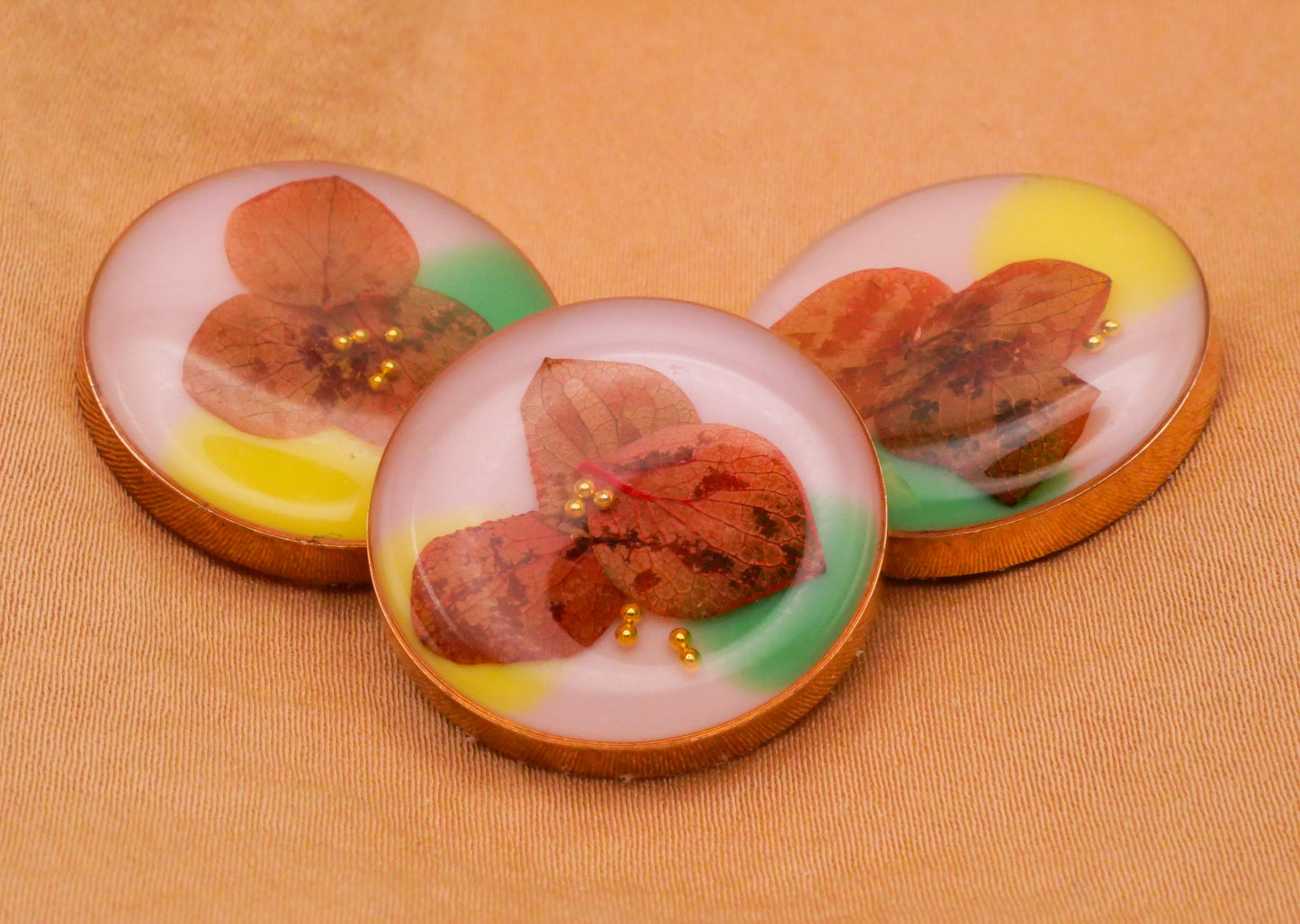 Habitat Like Real Leaves Gold Edge Pink Green Resin Plastic Button 23mm