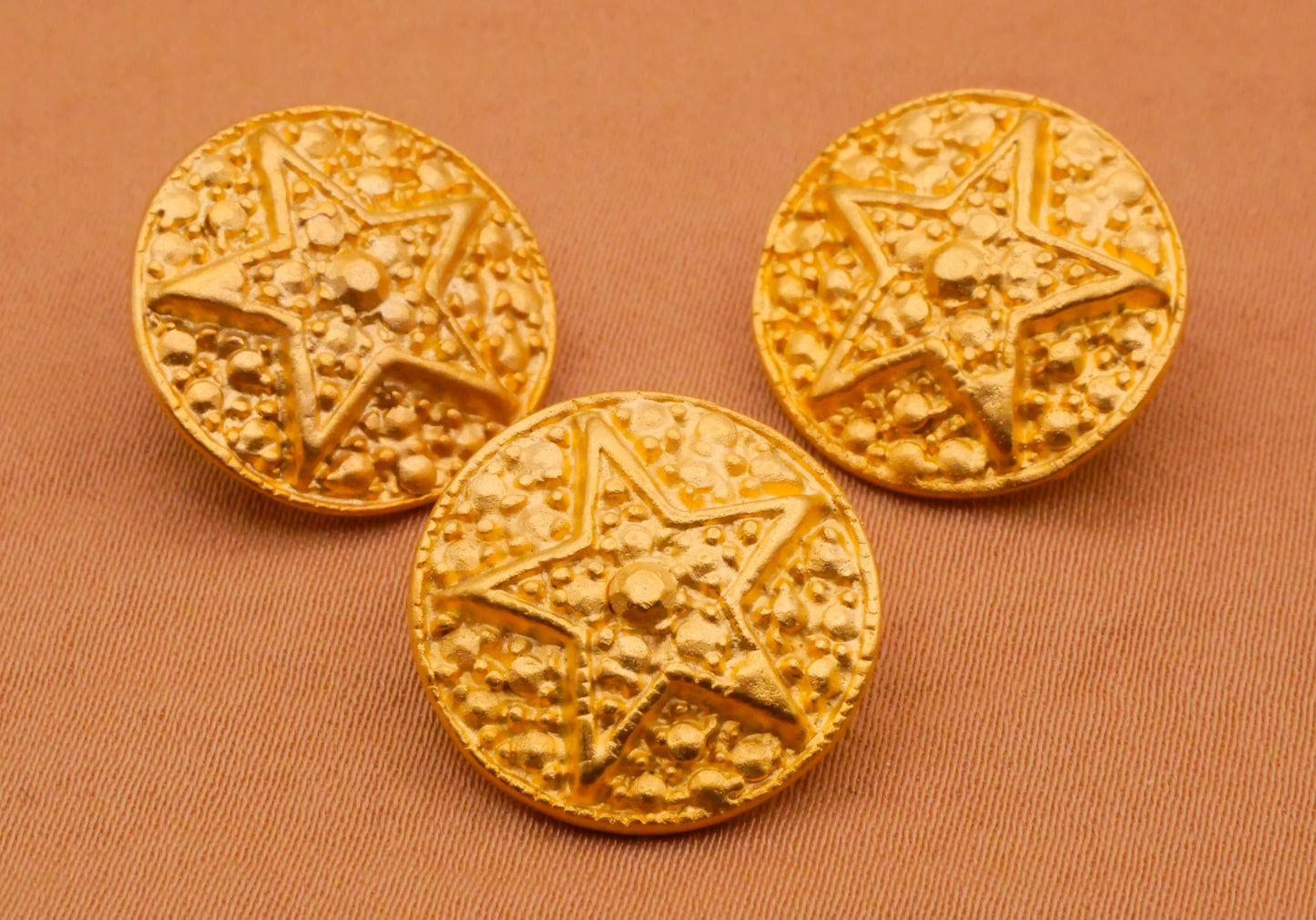 Star Five-Point Vintage Textured Gold Metal Button 17mm