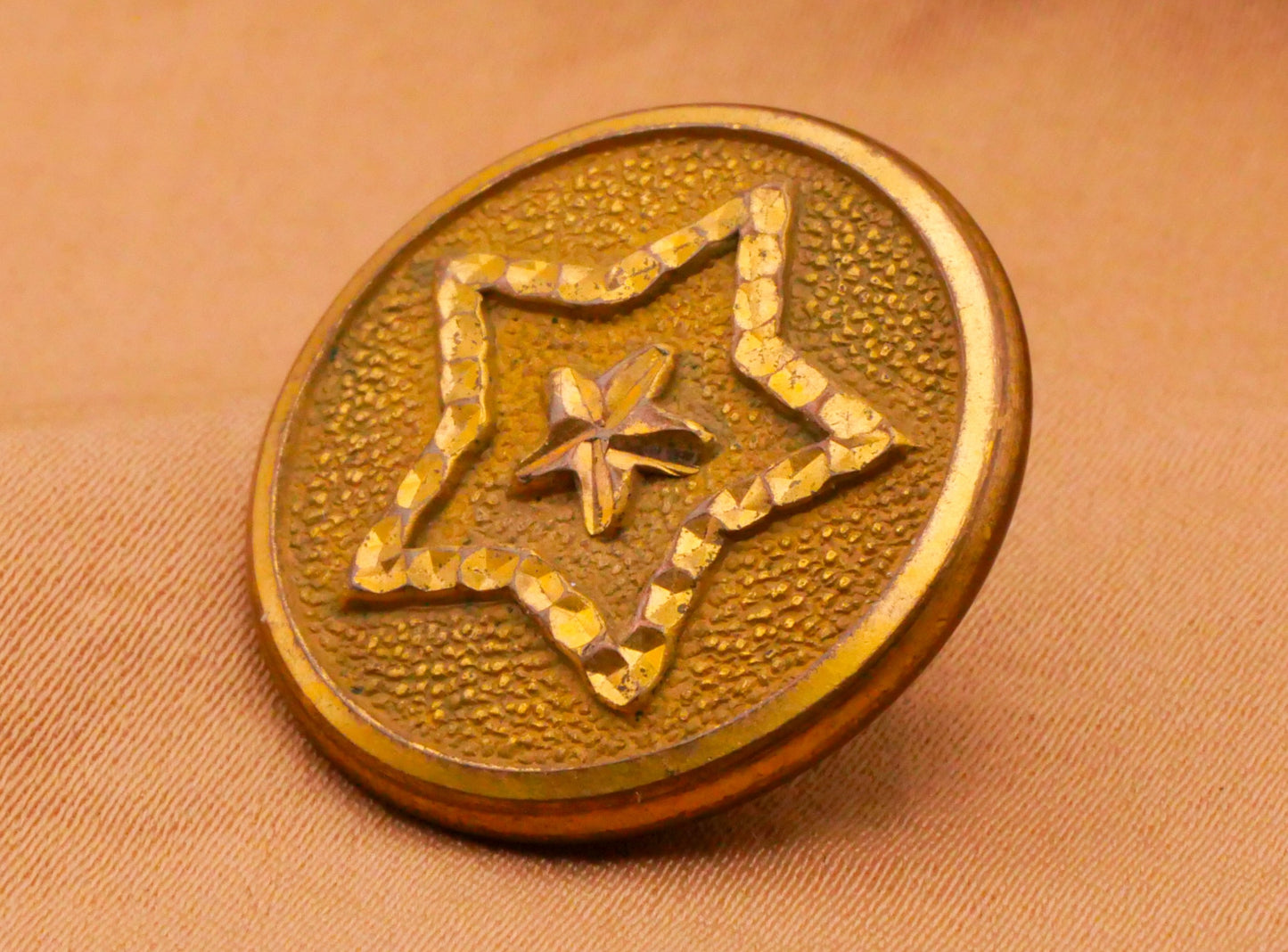 Star Bright Cut Brass Back Mark Antique Metal Button 23mm