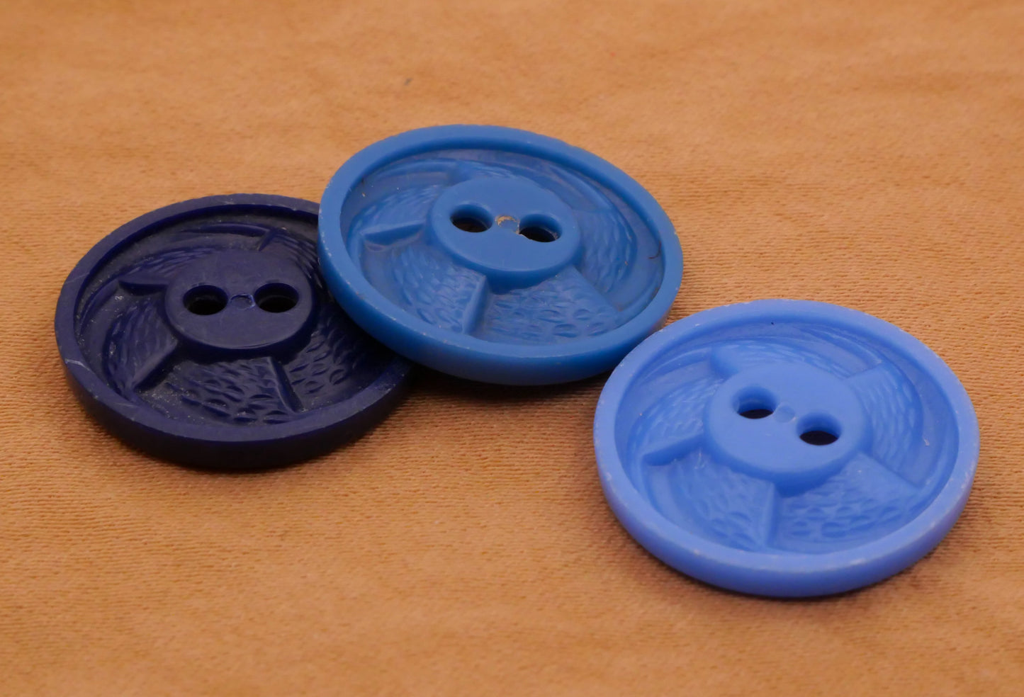 Pinwheel Fan Design Vintage Blue Plastic Button Various 19mm