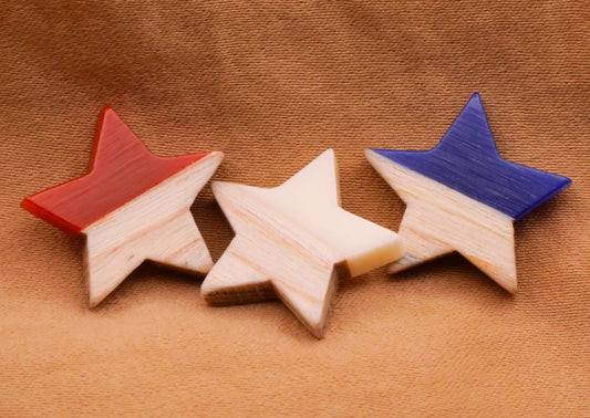 Star Red White Blue Resin Plastic Wood Set of Three Buttons 17mm