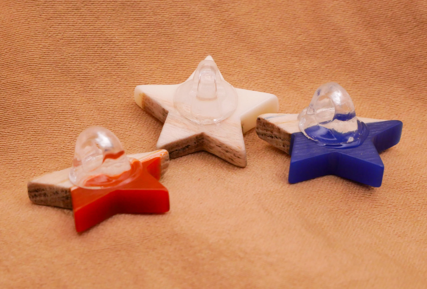 Star Red White Blue Resin Plastic Wood Set of Three Buttons 17mm