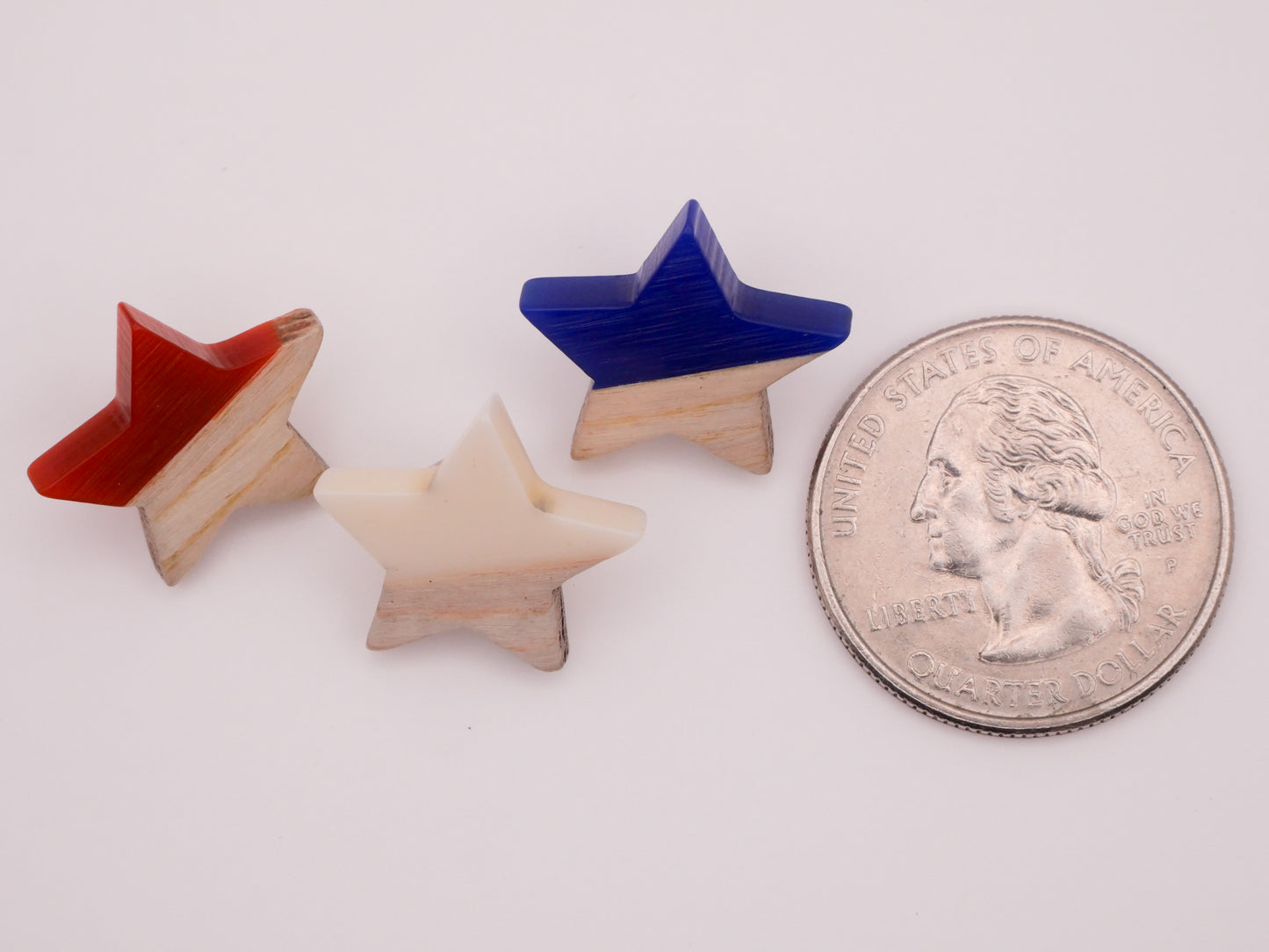 Star Red White Blue Resin Plastic Wood Set of Three Buttons 17mm