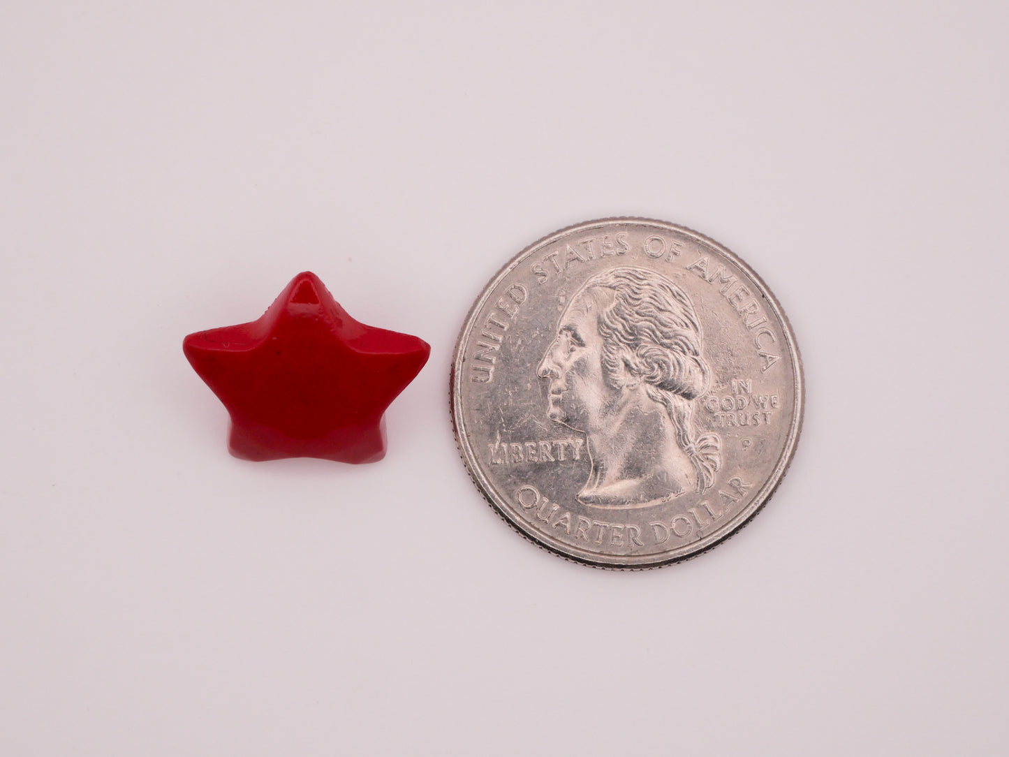 Star Red Plastic Set of Five Buttons 15mm