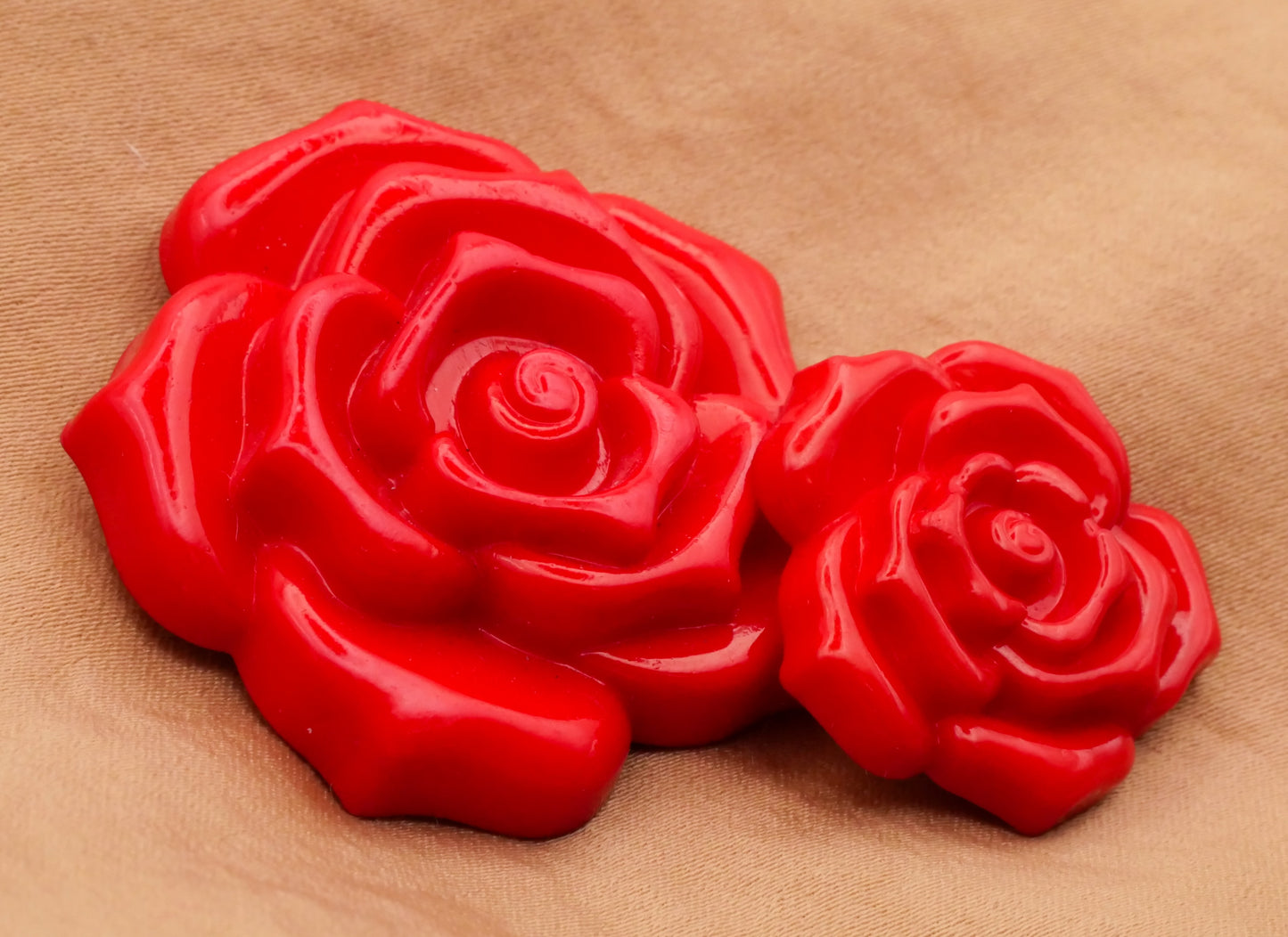 Rose Red Plastic Large Button Various 24-37mm