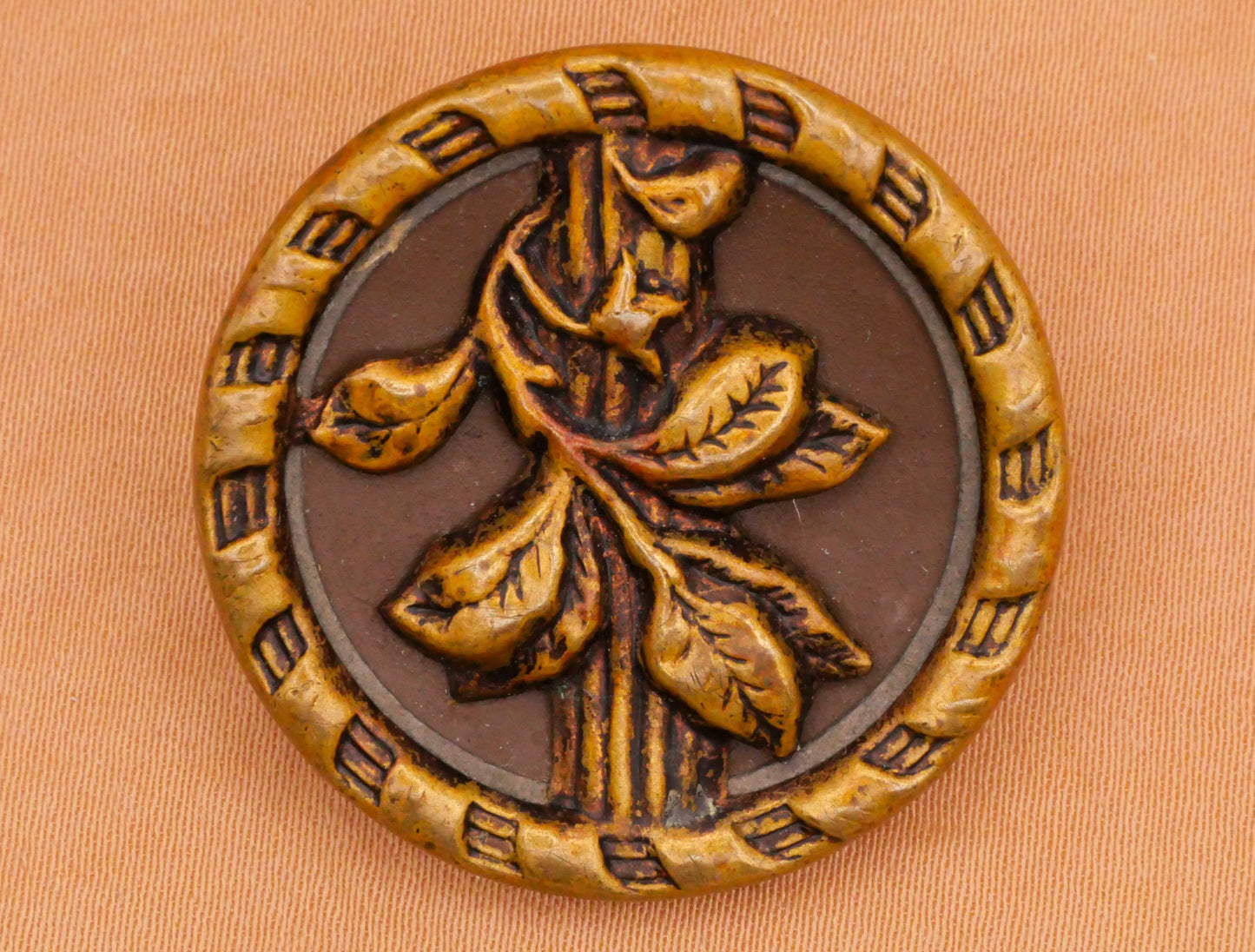 Vining Leaves Plant Brass Metal Victorian Antique Button 31mm