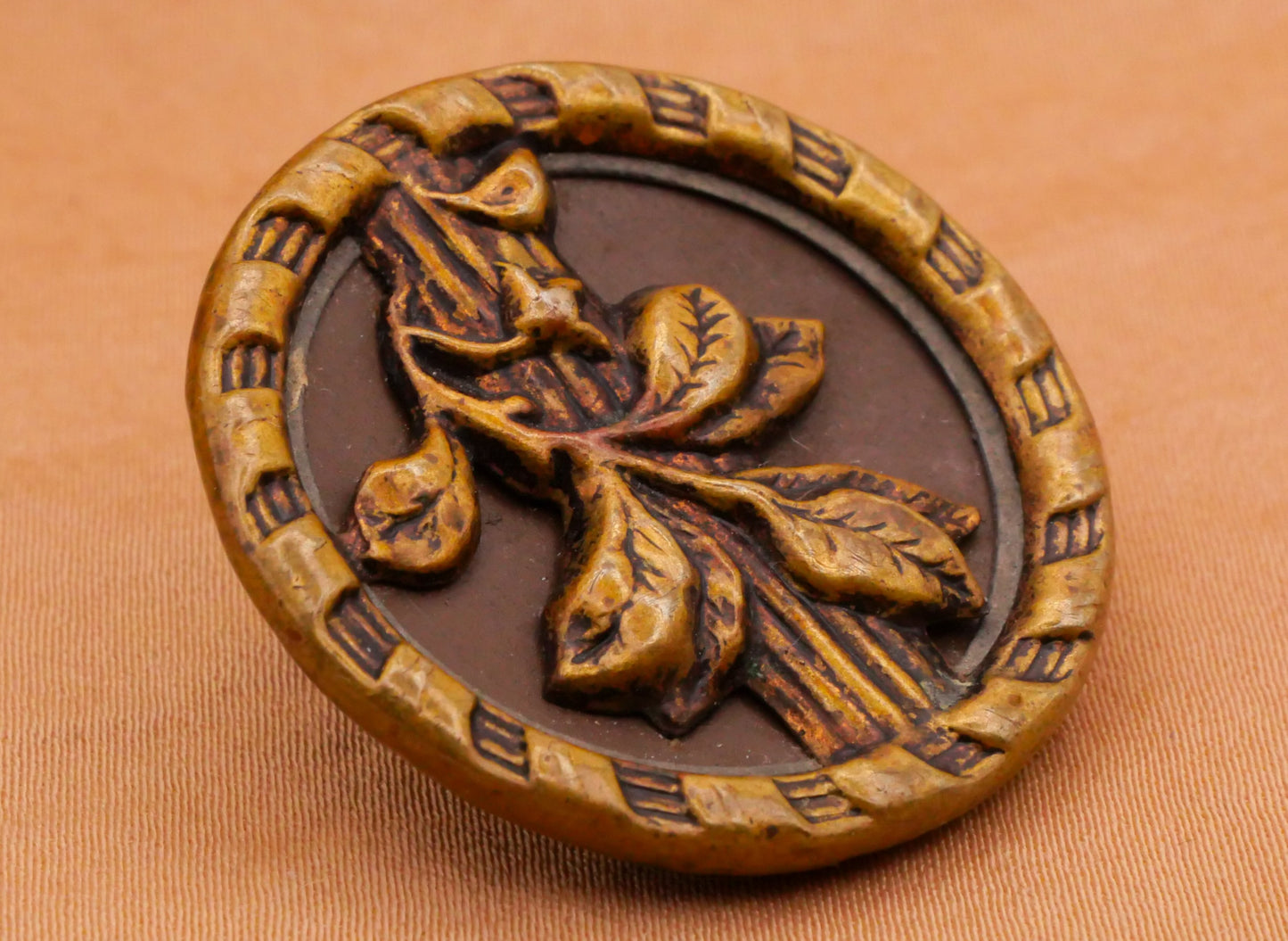 Vining Leaves Plant Brass Metal Victorian Antique Button 31mm