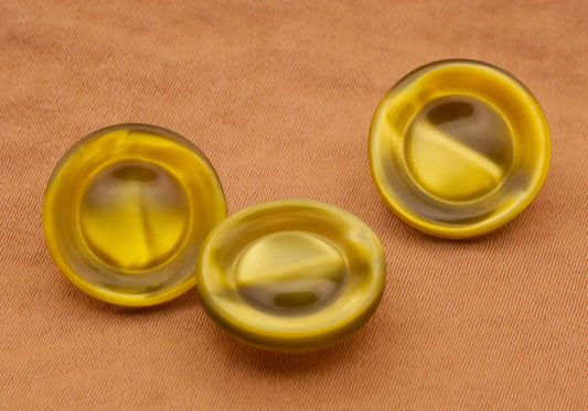 Citrine Green Pearlized Vintage Plastic Set of Three Buttons 15mm