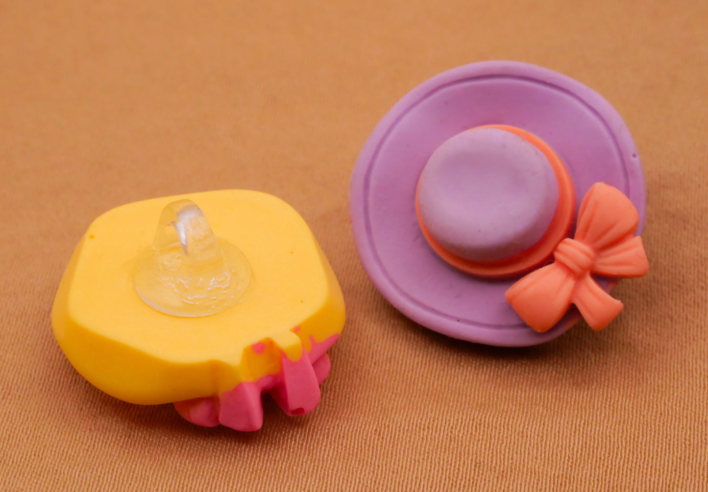 Hat Bonnet Bow Colorful Kids Set of Five Buttons 20x22mm