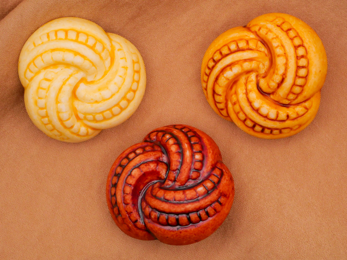 Knot Swirl Ivory Red Yellow Vintage Plastic Button Various 28mm