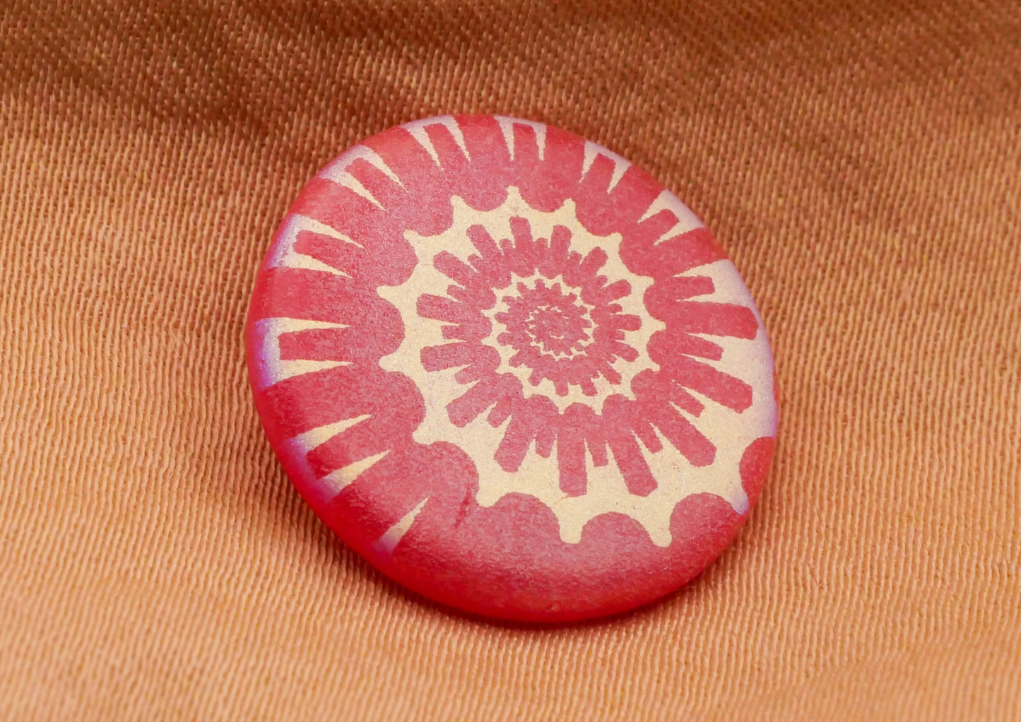 Nautilus Shell Iridescent Metallic Red Glass Vintage Button 18mm