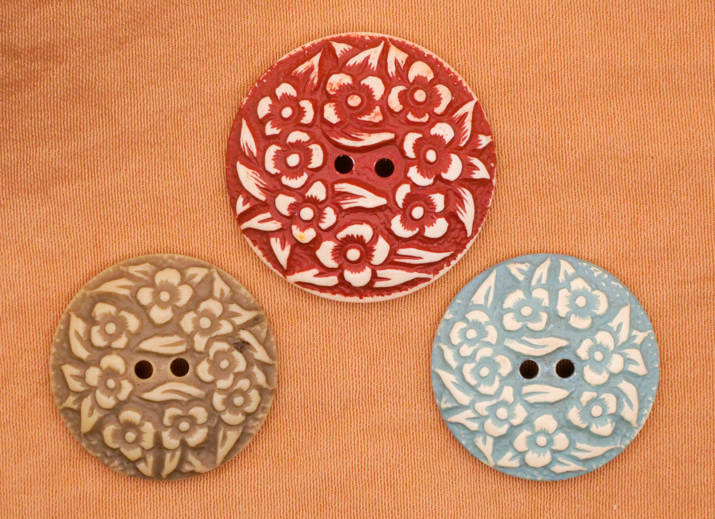 Buffed Celluloid Flower Wreath Tan Red Blue Vintage Button Various 19-22mm