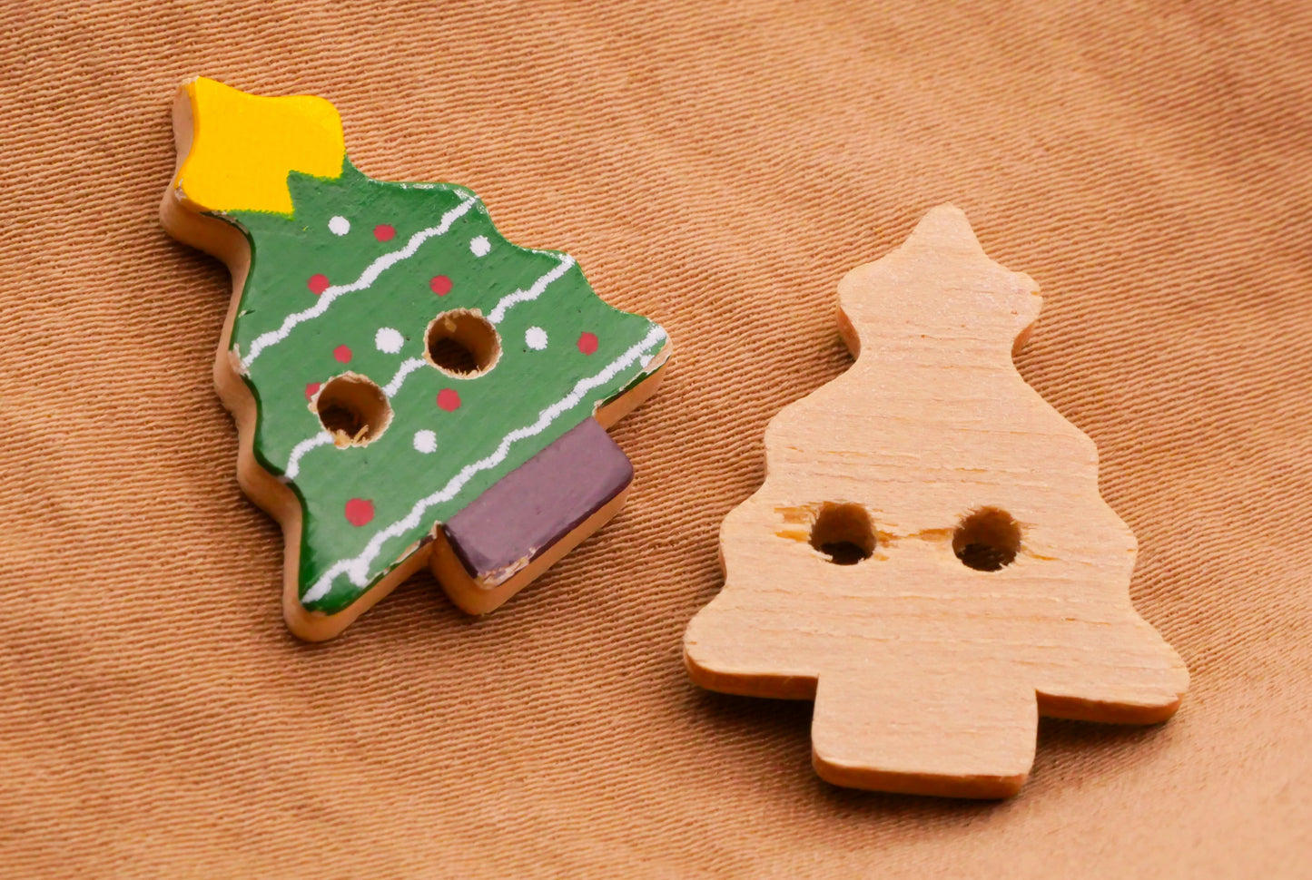 Christmas Tree Wood Applied Graphic Set of Three Buttons 18x23mm