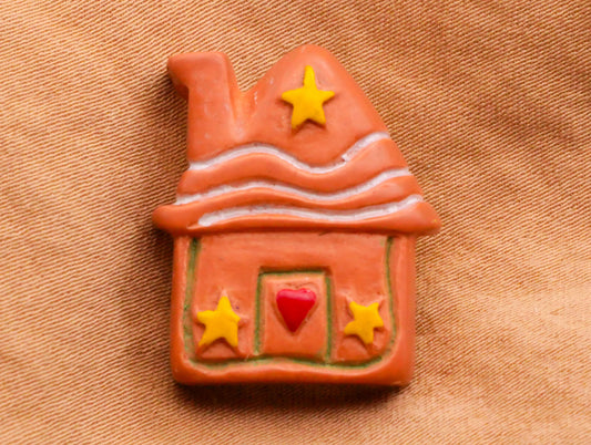 Gingerbread House Home Heart Star Plastic Button 18x22mm