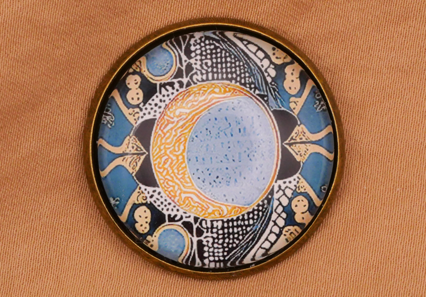 Crescent Moon Tribal Design Dome Glass Bronze Metal Button 28mm