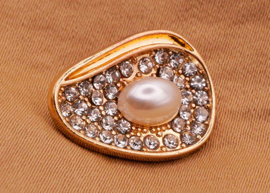 Oyster Shell Pearl Rhinestone Gold Metal Button 13x18mm