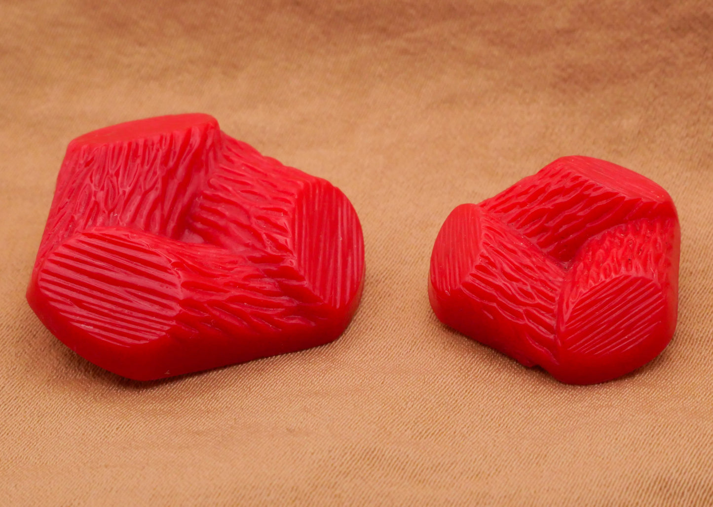 Tree Log Wood Grain Vintage Red Plastic Button Various 20-27mm