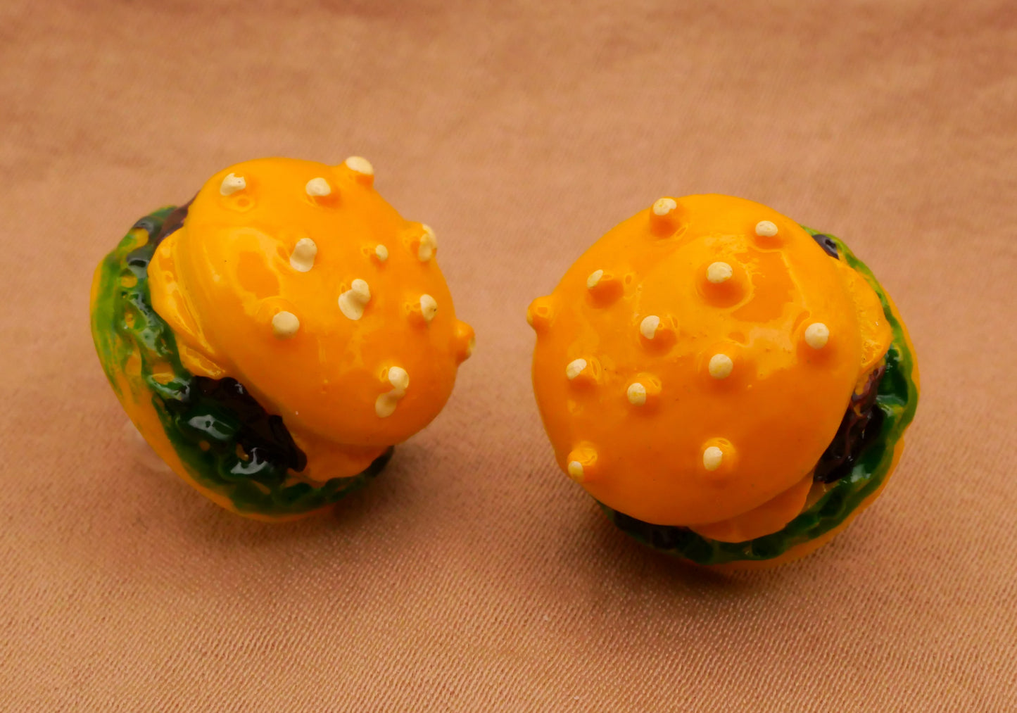 Hamburger Food Plastic Pair of Buttons 16mm