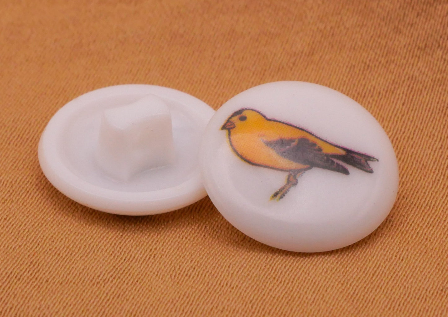 Goldfinch Bird Vintage JHB Plastic Set of Three Buttons 14mm