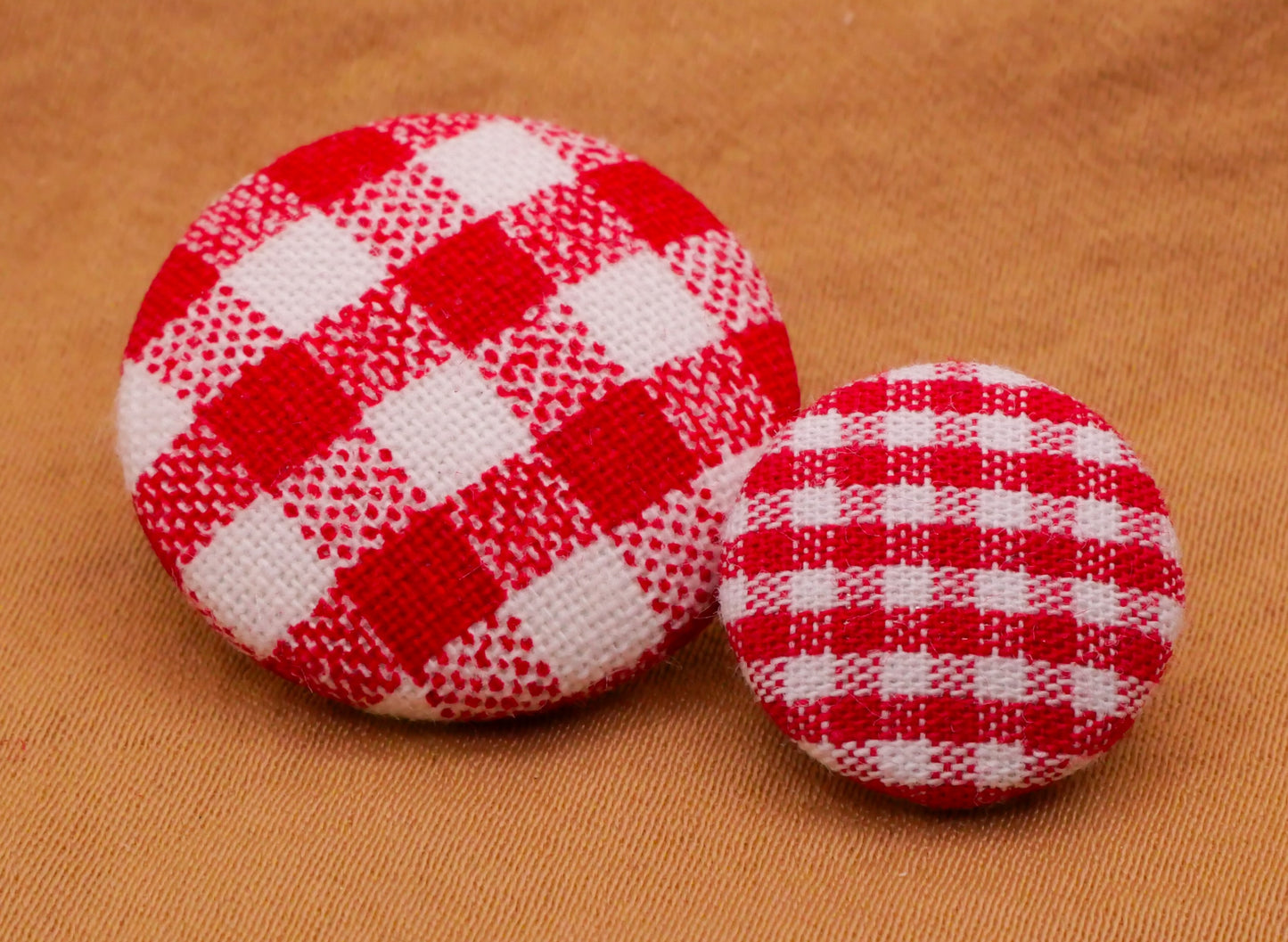 Gingham Plaid Red Check Fabric Covered Set of Three Buttons Various 15-23mm