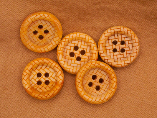 Pie Lattice Design Wood Set of Five Buttons 18mm