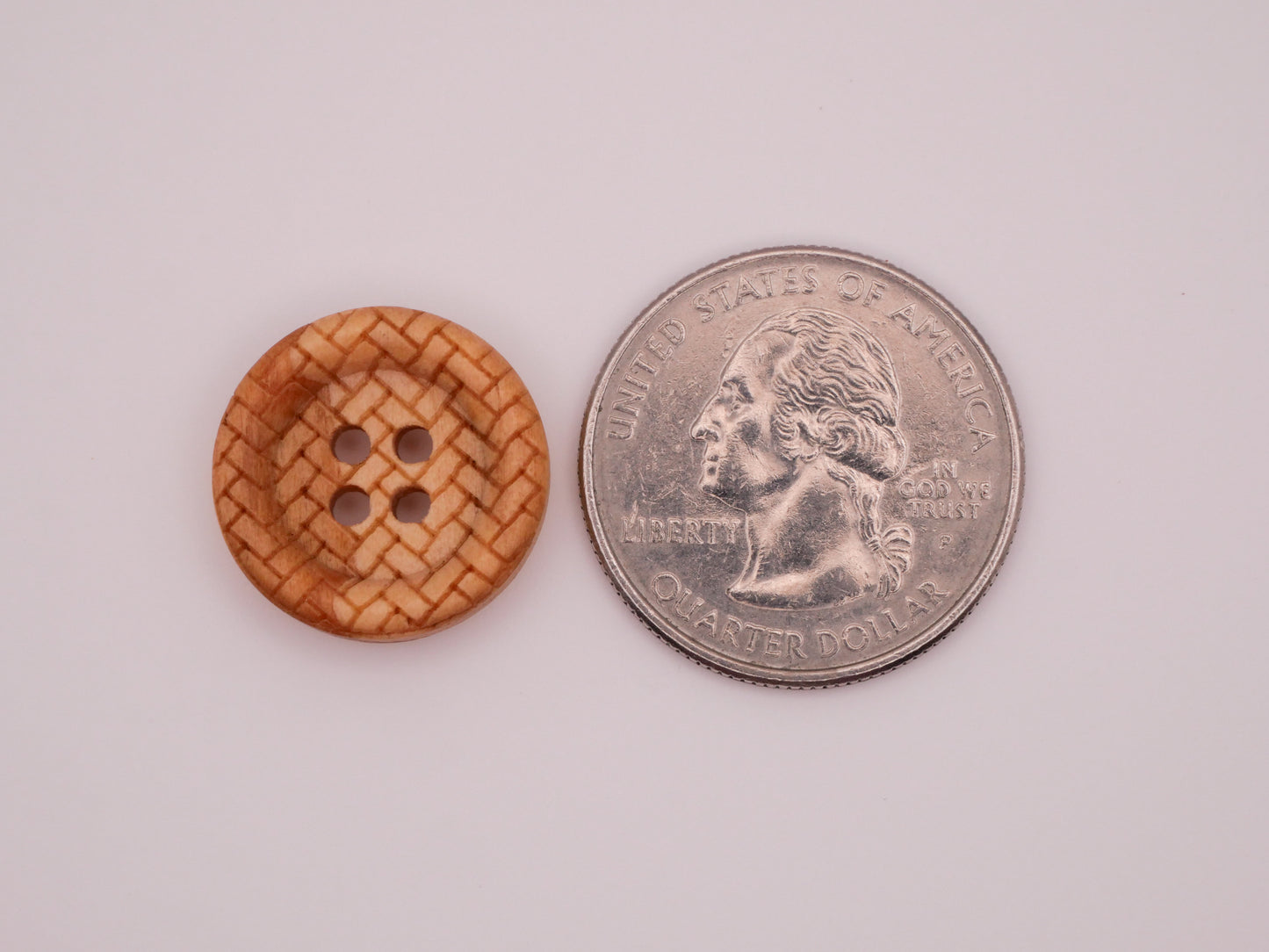 Pie Lattice Design Wood Set of Five Buttons 18mm