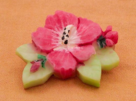 Hibiscus Realistic Flower Plastic Button 19x25mm