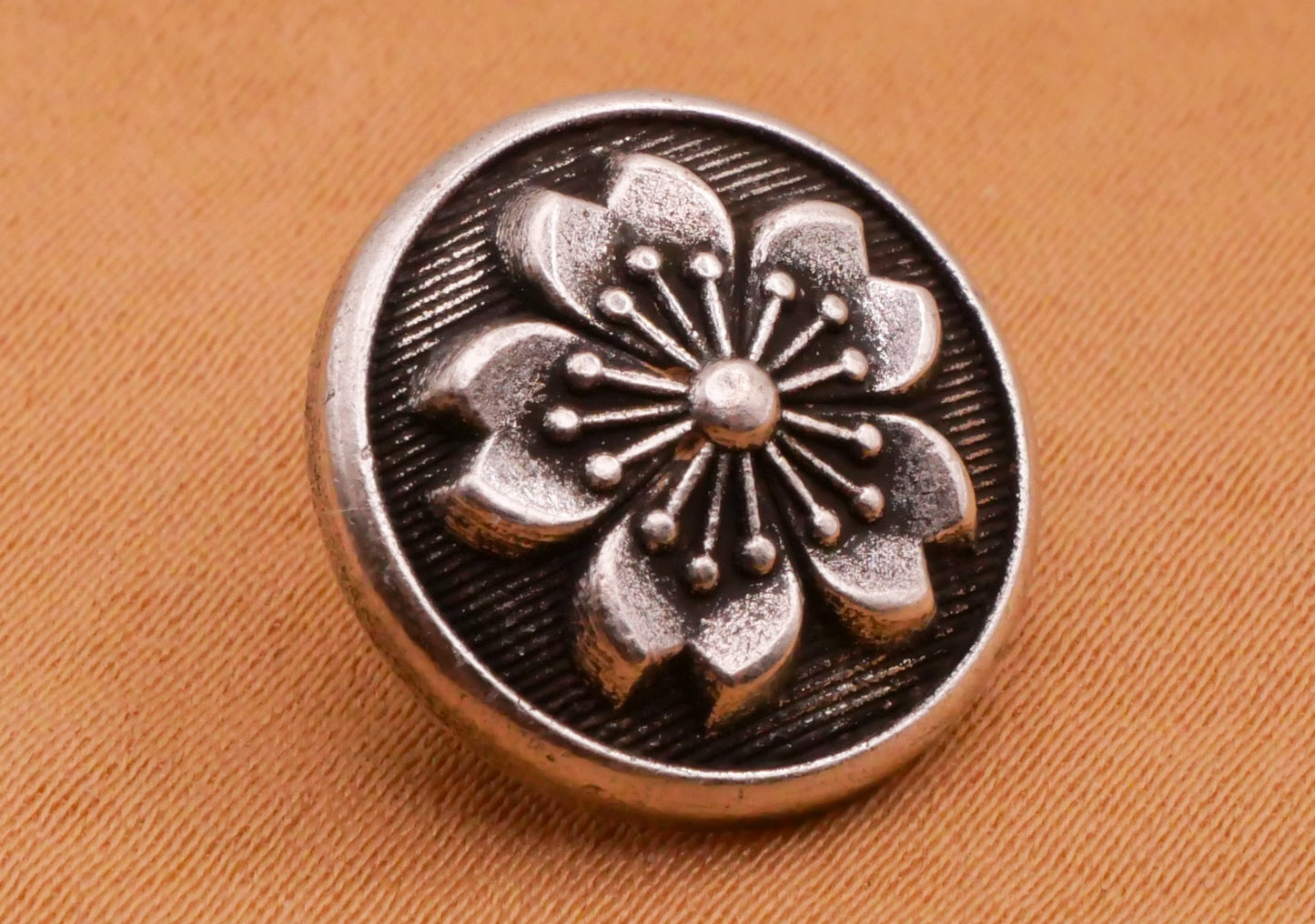 Flower Anthers Silver Bronze Metal Button Various 15mm