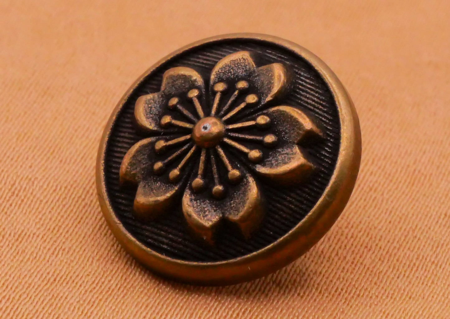 Flower Anthers Silver Bronze Metal Button Various 15mm